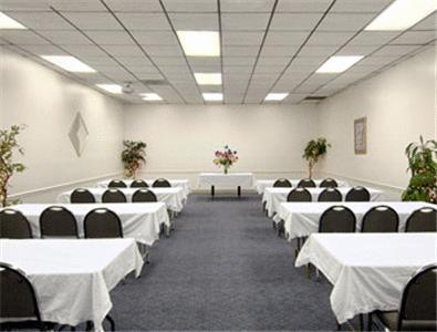 Howard Johnson By Wyndham Valdosta Facilities photo